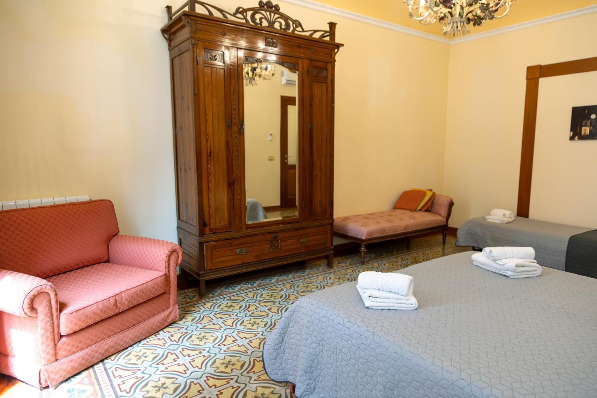 Vespri 15 Apartments Trapani Szoba fotó